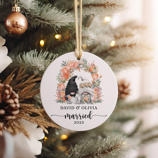 Newlywed Keepsakes: Personalized Ornaments for Your Special Year